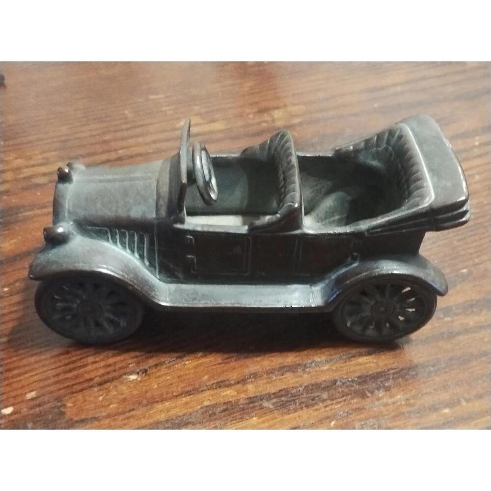7 inch porcelain vintage car‎